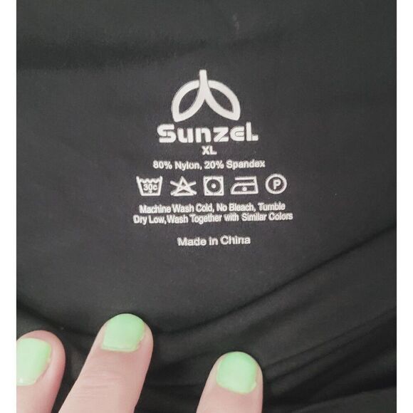 Sunzel Crossover Flared Leggings in Black Size Extra Large - Picture 2 of 5